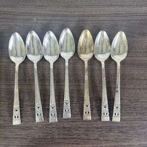 7 Vintage 1936 ONEIDA COMMUNITY CORONATION  7 1/4 inch silverplate dinner spoon